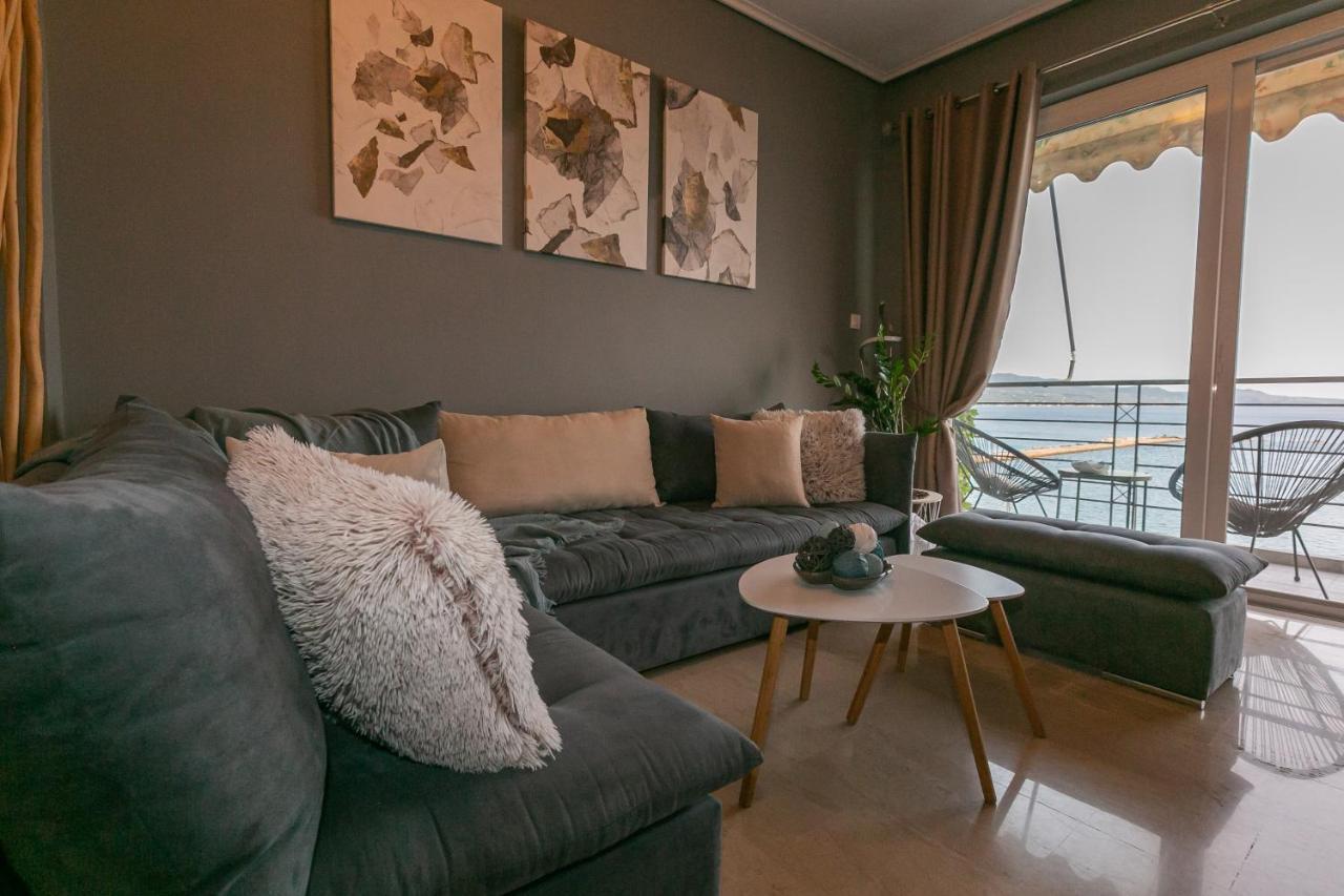 Seafront Kalamata Haven - Blue Luxury Suite Екстер'єр фото