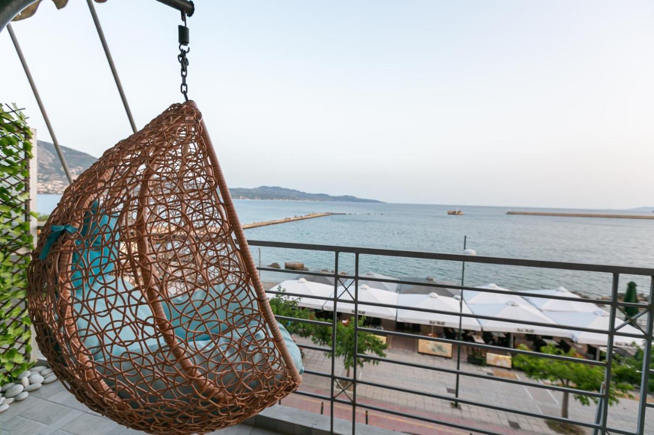 Seafront Kalamata Haven - Blue Luxury Suite Екстер'єр фото