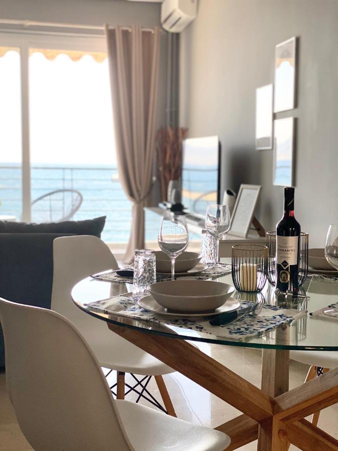 Seafront Kalamata Haven - Blue Luxury Suite Екстер'єр фото