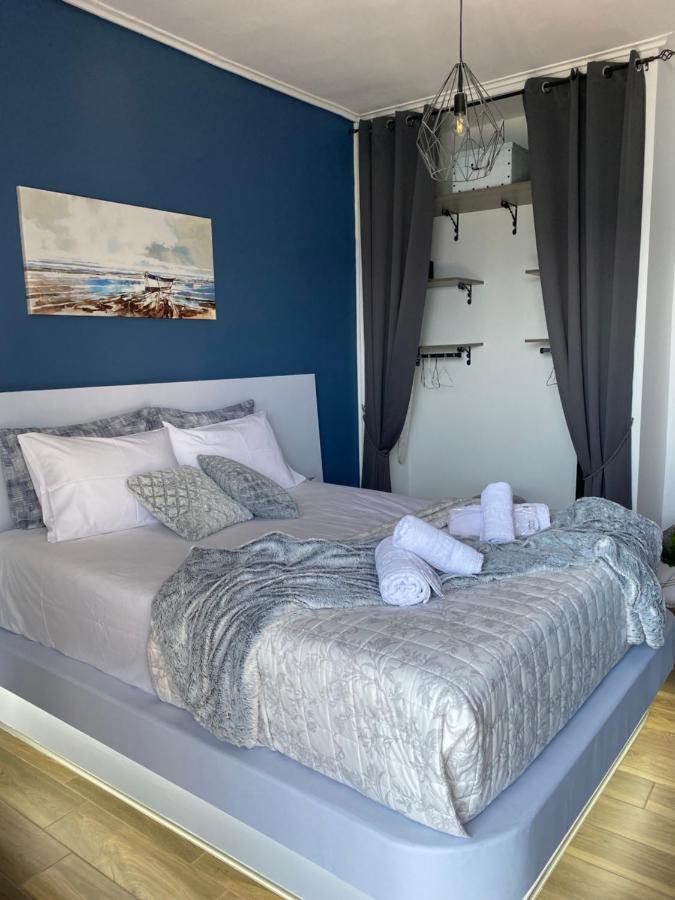 Seafront Kalamata Haven - Blue Luxury Suite Екстер'єр фото