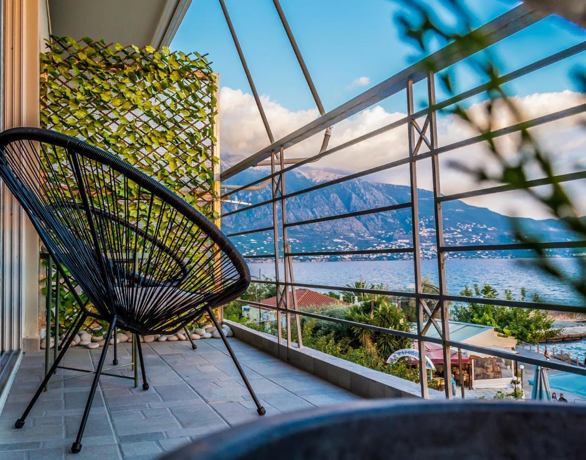 Seafront Kalamata Haven - Blue Luxury Suite Екстер'єр фото