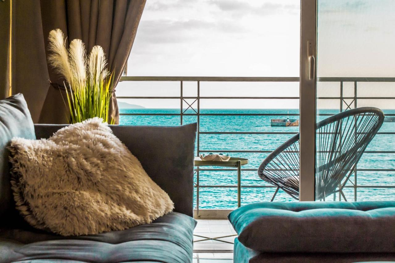 Seafront Kalamata Haven - Blue Luxury Suite Екстер'єр фото